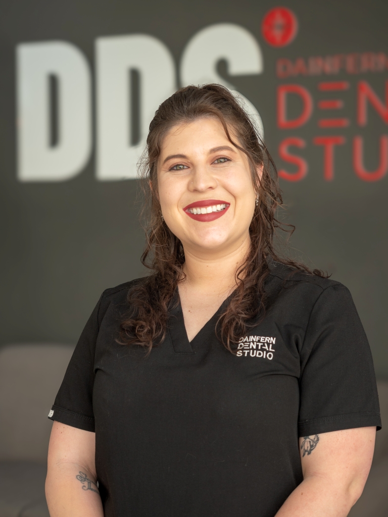 ORAL HYGIENIST Elize is a dedicated and passionate oral hygienist. Her mission is to help every patient achieve optimal oral health through gentle care and paying attention to detail. She believe that a healthy smile is not just about clean teeth—it’s about confidence, comfort, and overall wellbeing. With a caring and compassionate approach, she strive to make each visit a positive experience, especially for those who may feel anxious or unsure. Her aim is to build trust and deliver personalized care tailored to each individual’s needs. Whether it’s your first visit or your fiftieth, she takes pride in offering thorough and precise treatment with a warm and welcoming environment. She believes in working together one step at a time in order to achieve a healthier smile.